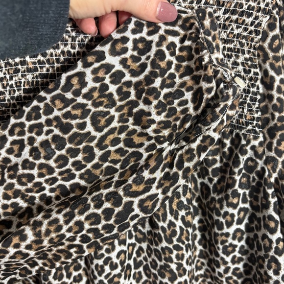 J. Crew Women’s SZ M Leopard /Animal Print Long Sleeve Blouse - Picture 3 of 8